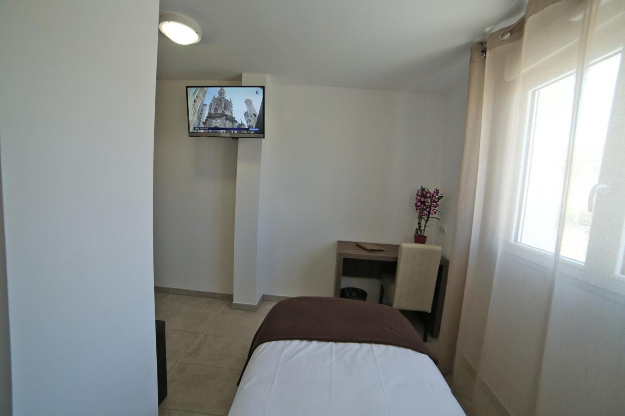 Hotel Restaurant Les Pielettes Le Rove Bilik gambar