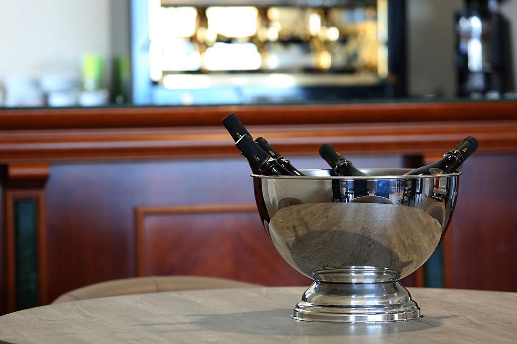 Hotel Restaurant Les Pielettes Le Rove Luaran gambar