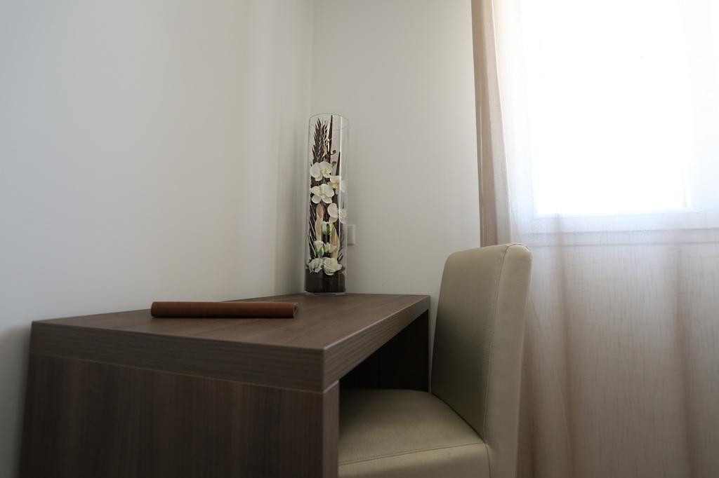 Hotel Restaurant Les Pielettes Le Rove Bilik gambar