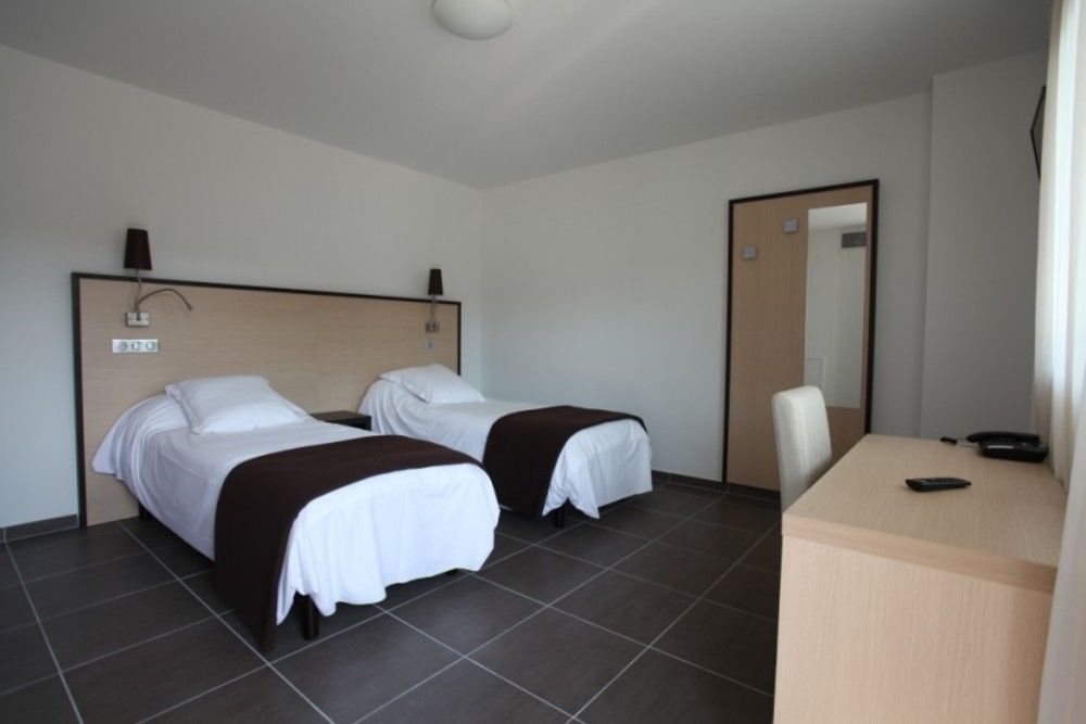 Hotel Restaurant Les Pielettes Le Rove Luaran gambar